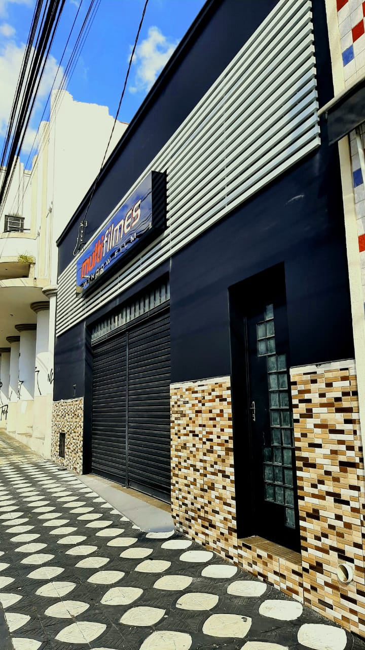 serviço de fachada em acm com luminoso vazado